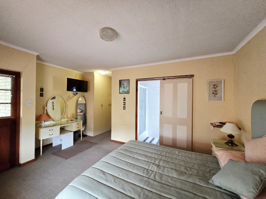 4 Bedroom Property for Sale in Dormehls Drift Western Cape